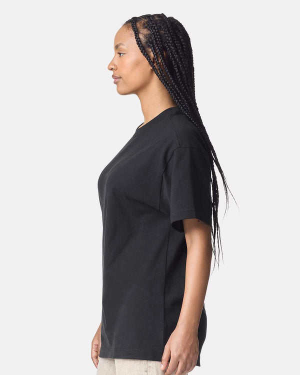 American Apparel 9001 Black - Model side