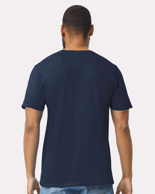 Gildan 64000 Navy - Model back