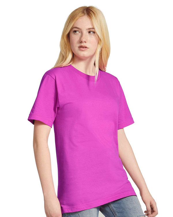 American Apparel 2001 Super Pink - Model side